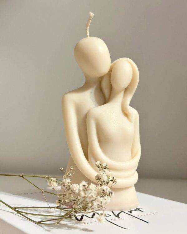 Couple Hug Candle